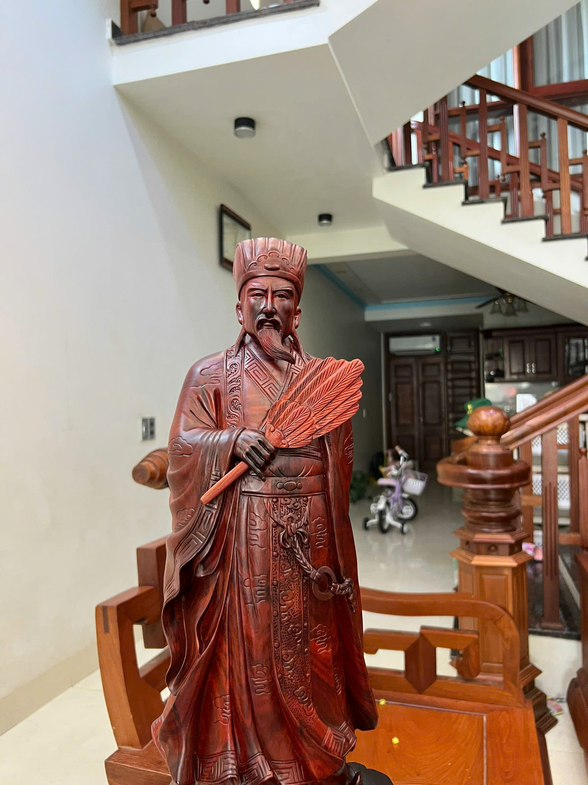 Tượng Khổng Minh Cầm Quạt Gỗ Tử Đàn Liền Khối Cao 59