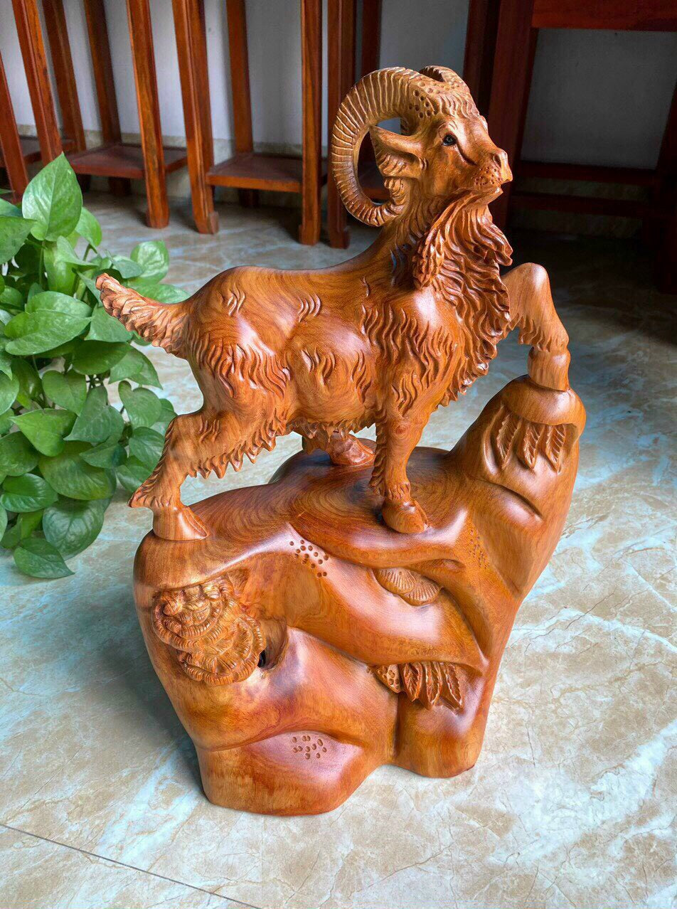 Tượng Dê Phong Thủy Bằng Gỗ Hương Ta Cao 46cm