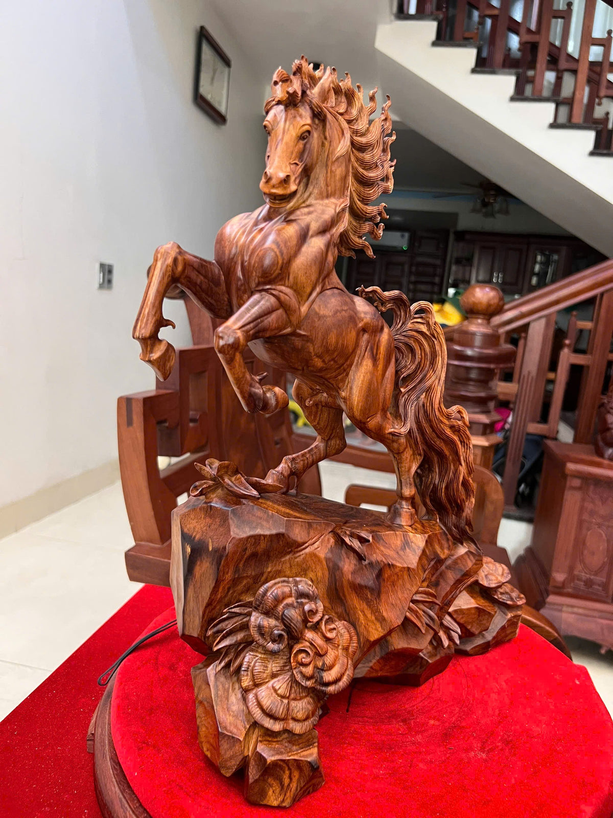 Tượng Linh Vật Ngựa Gỗ Sưa Bắc - Nhất Mã Cao 45
