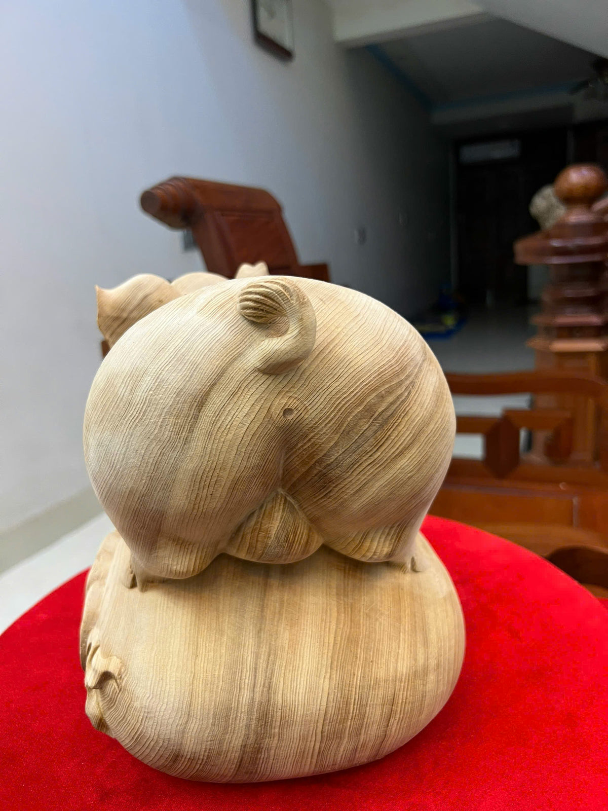 Tượng Heo Nằm Bao Tiền Gỗ Ngọc Am Mộc Cao 23cm