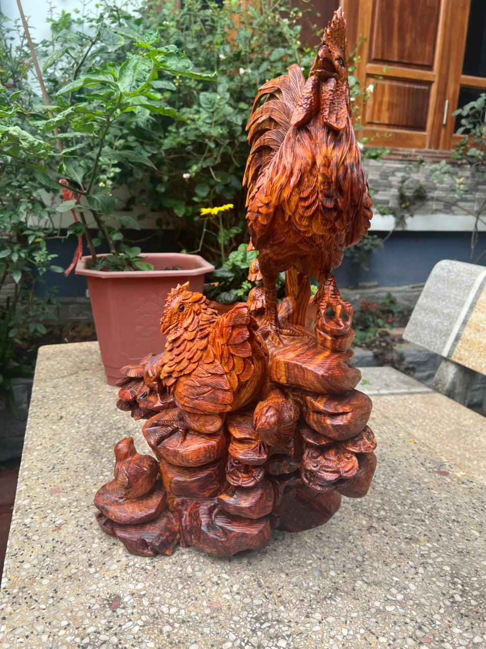 Tượng Gà Phong Thuỷ Gỗ Sưa Bắc Liền Khối Cao 55cm