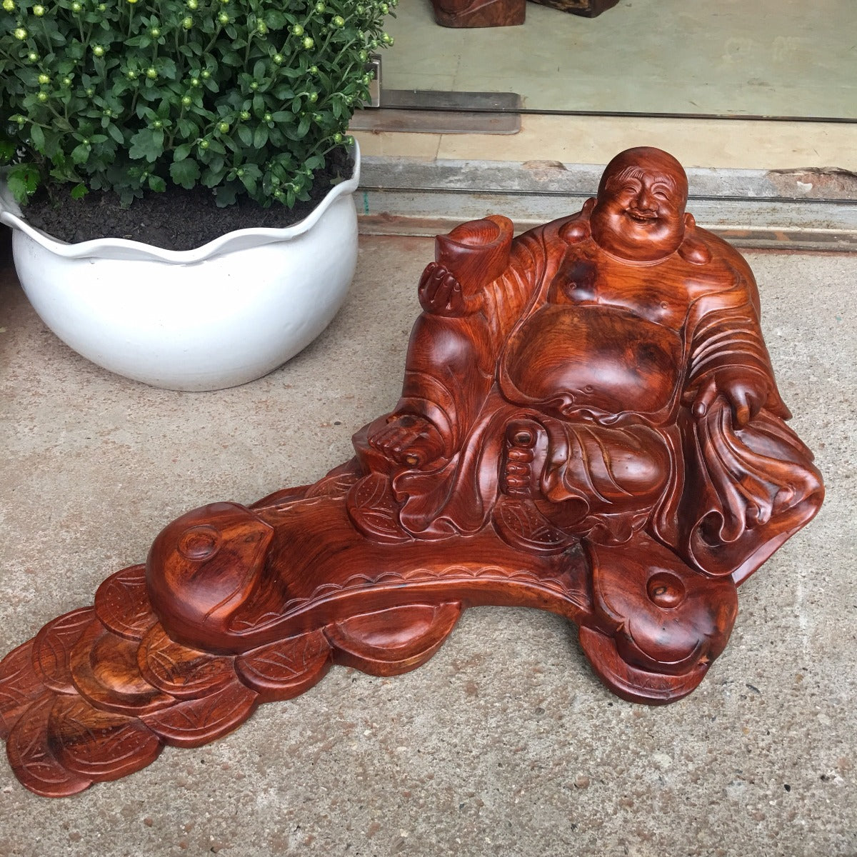 Tượng Gỗ Di Lặc Ngồi Bưng Thỏi Vàng