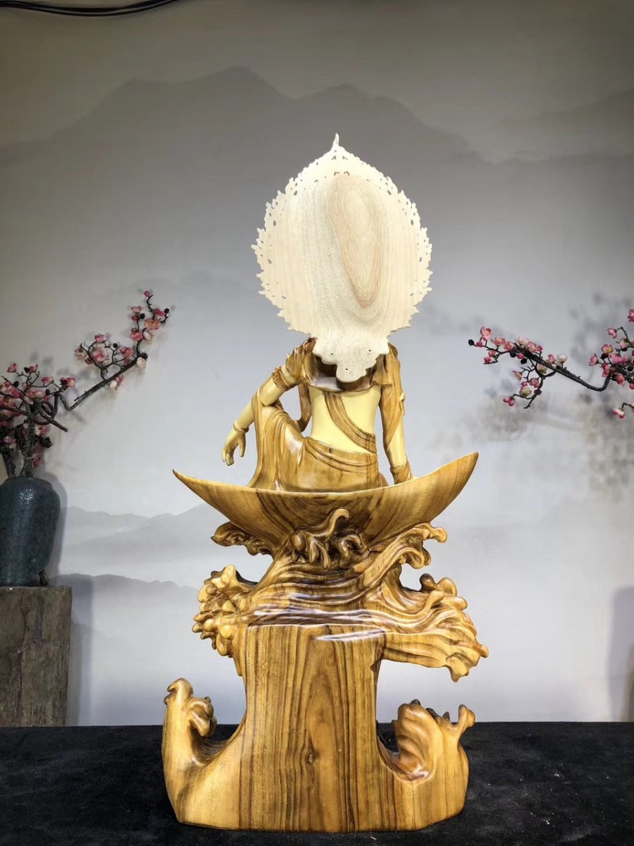 Tự tại quan âm Gỗ long não