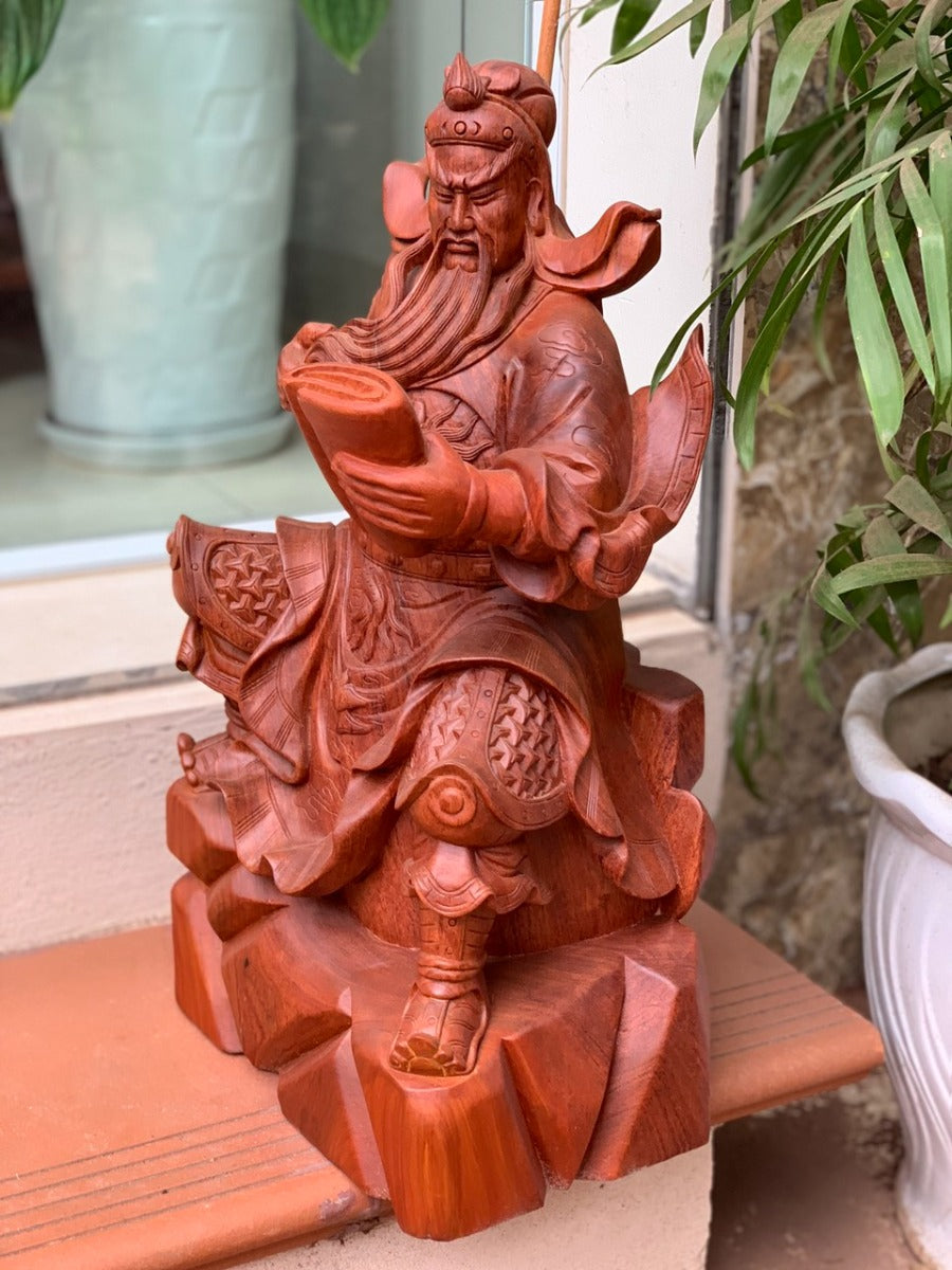 Tượng Quan Công Vuốt Râu Đọc Sách Cao 50cm