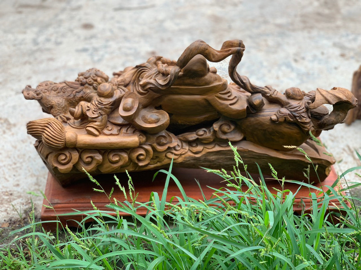 Tượng Di Lặc Tam Phúc Ngồi Cầm Cuốn Thư - Gỗ Bách Xanh