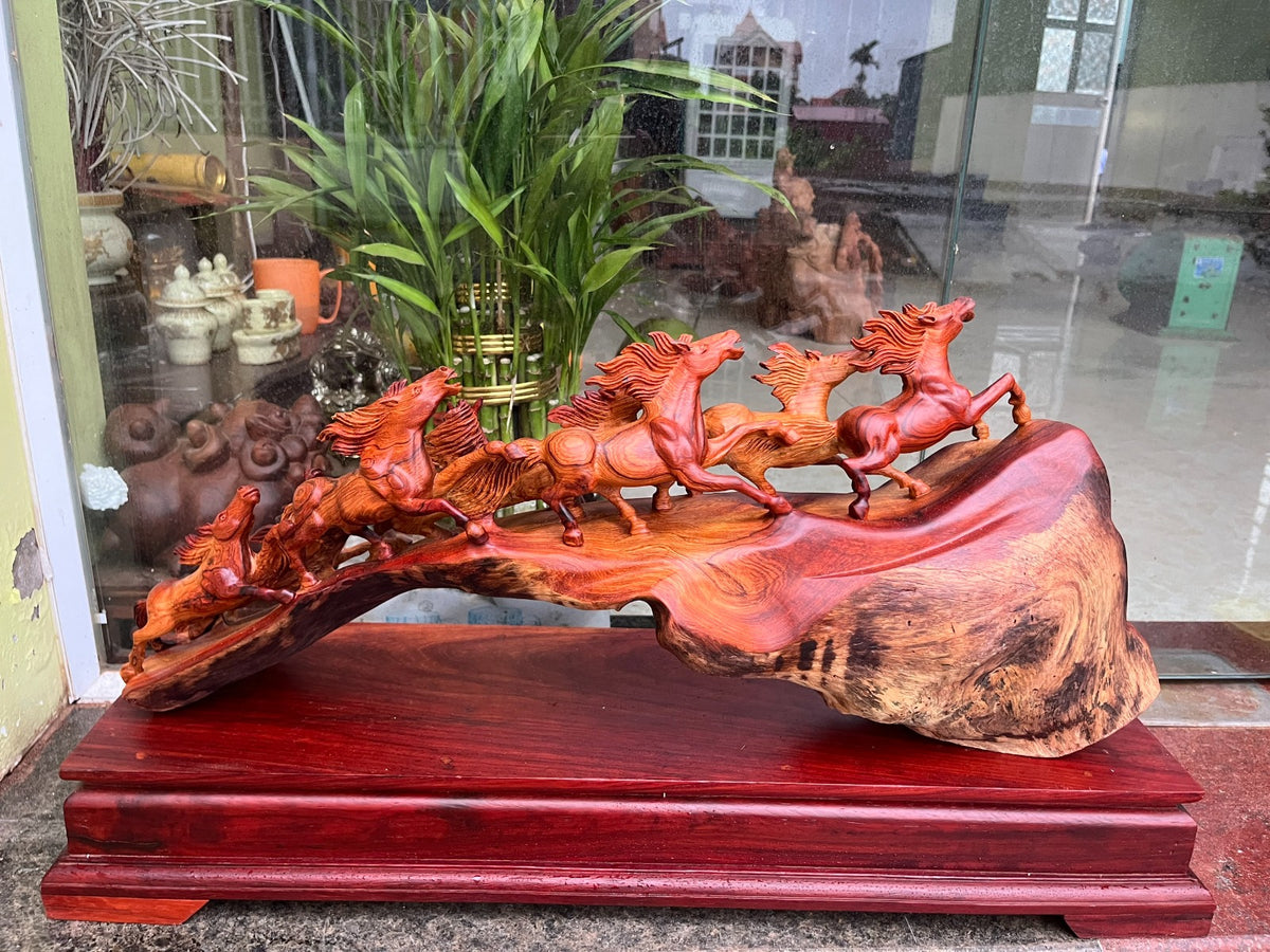 Tượng Gỗ Bát Mã Truy Phong - Biểu Tượng Của Thành Công - Gỗ Hương Ta