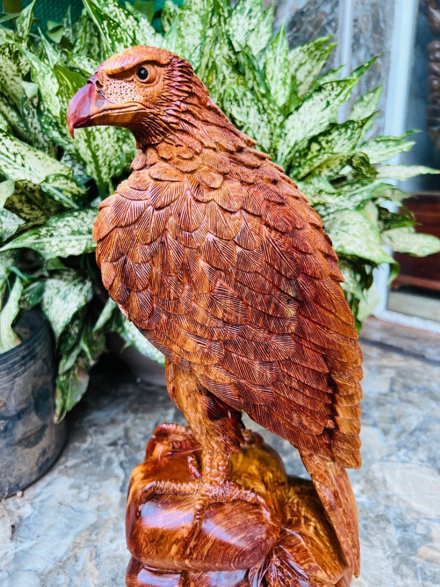 Đại Bàng Đứng Phong Thủy Gỗ Hương Cao 48cm