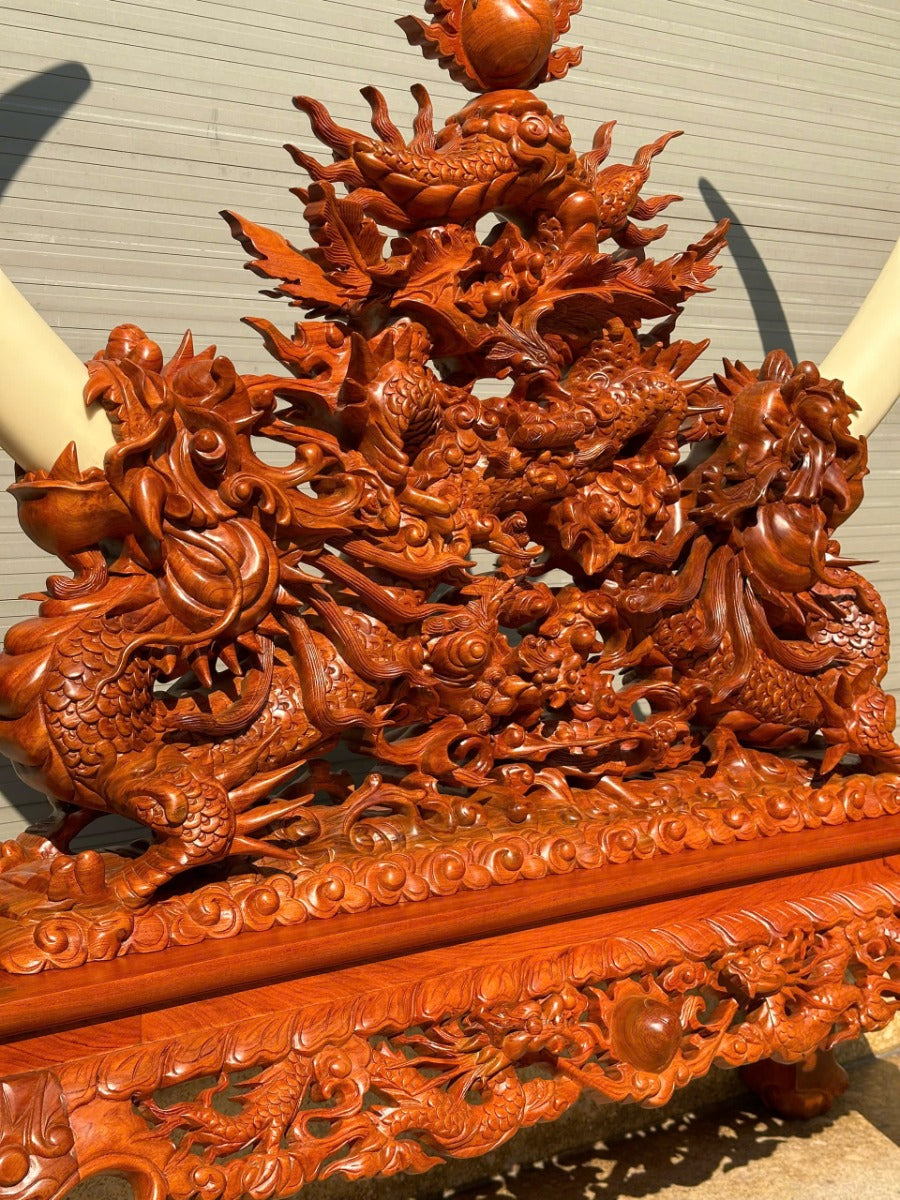 Giá Đỡ Ngà Voi Gỗ Hương Đá