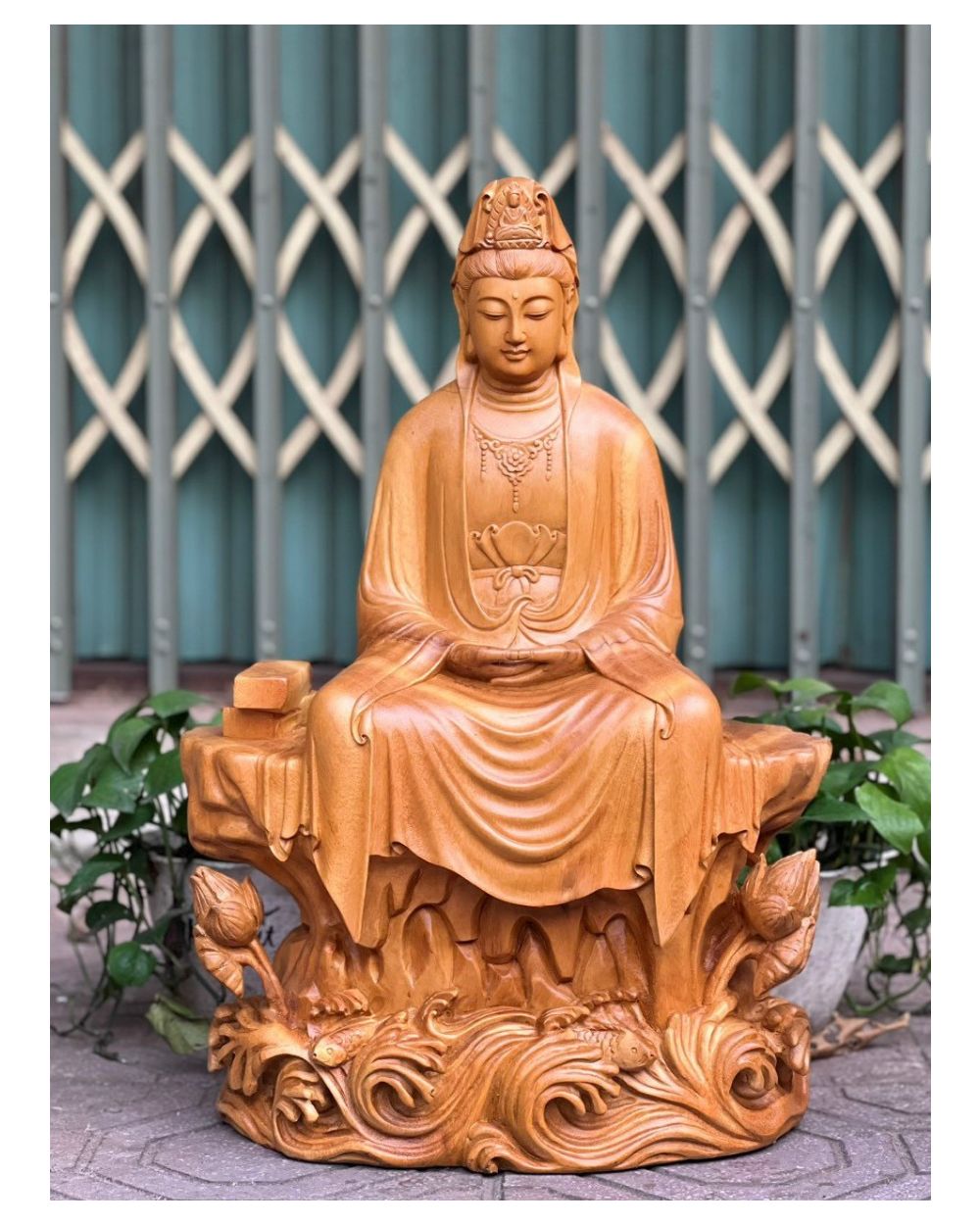Tượng Gỗ Phật Bà Quan Âm Và Những Lưu Ý Trong Phong Thủy