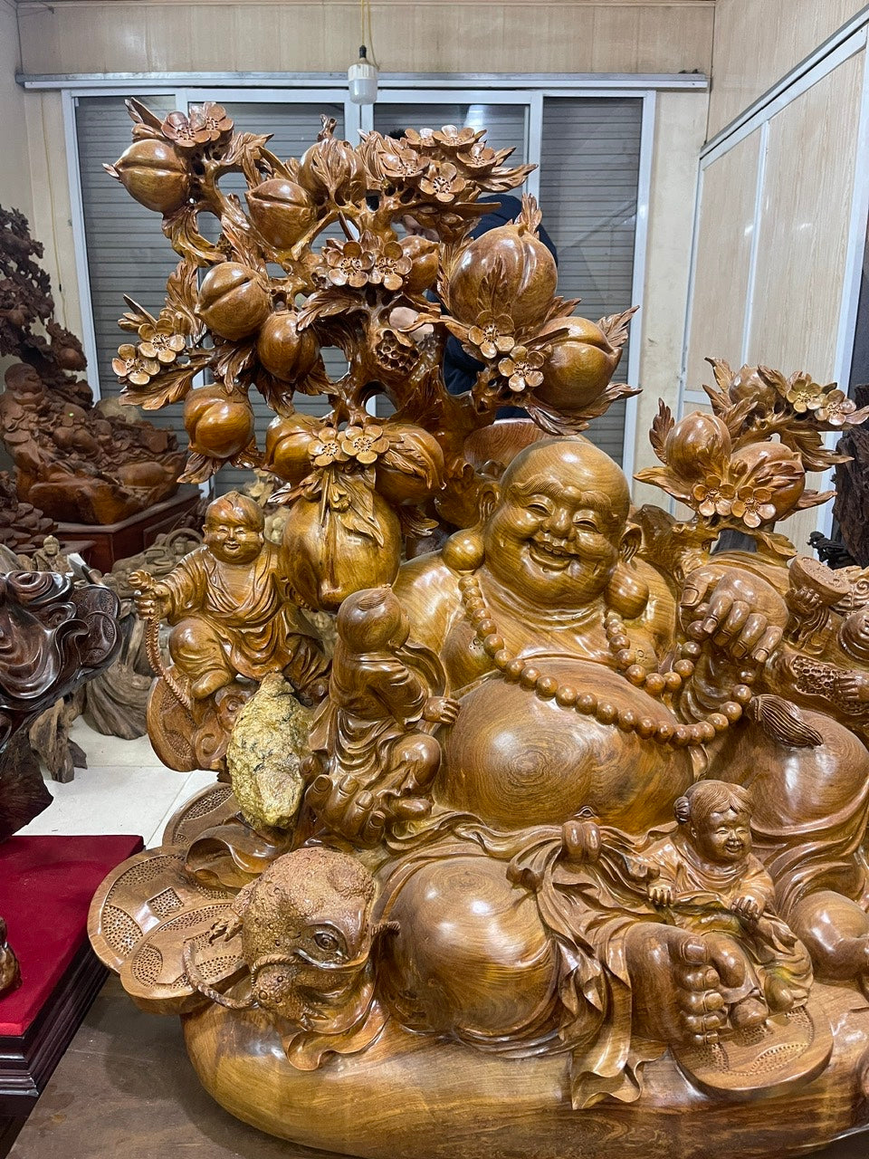 Tượng Di Lặc Ngũ Phúc Vác Cành đào Gỗ Hương Ta Cao 90