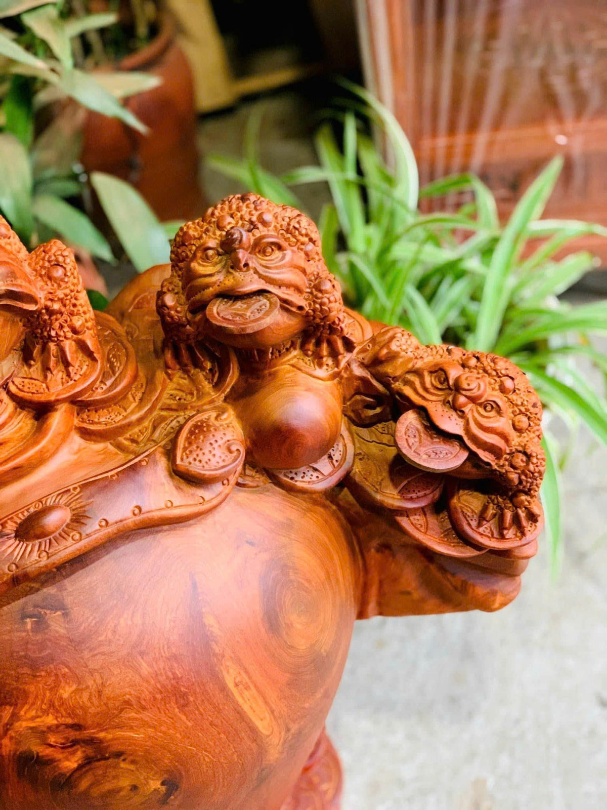 Ba Con Cóc Trấn Lu Tài Lộc Gỗ Hương Cao 58cm