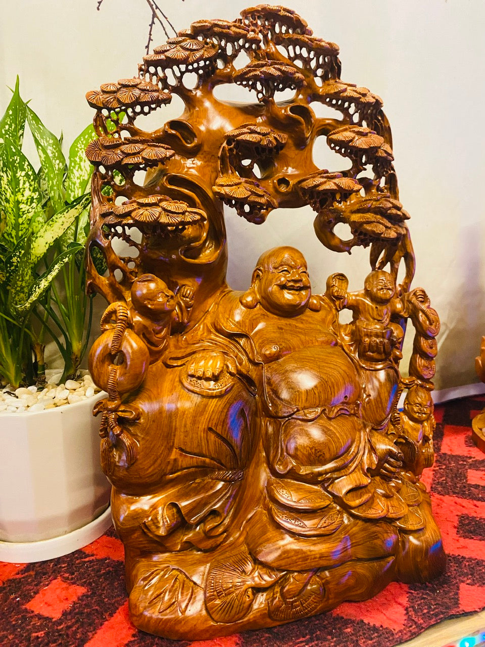 Tượng Di Lặc Gốc Tùng Hương Ta - Kích Thước Cao 55cm