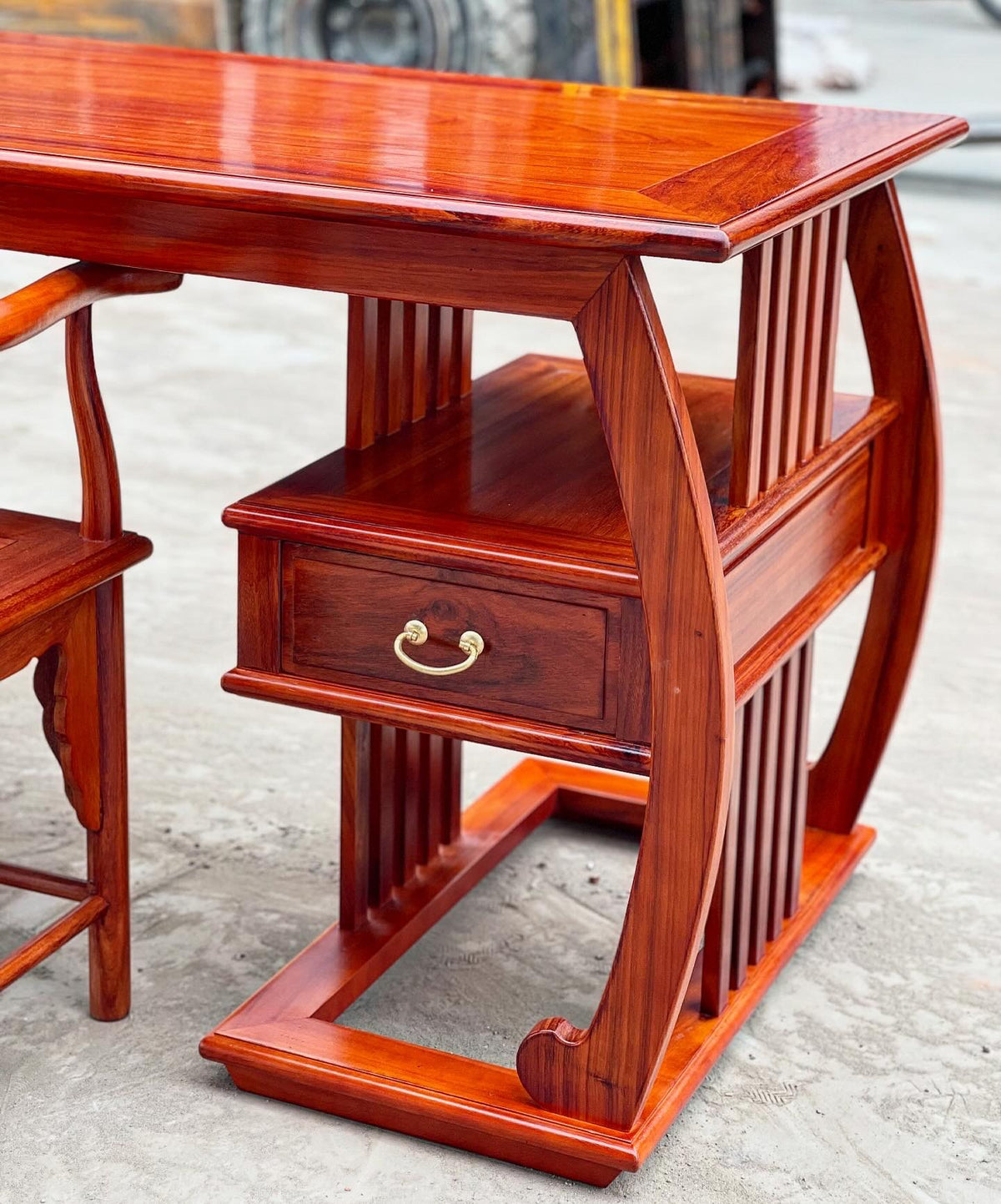Bộ Bàn Gỗ Làm Việc Giám Đốc Thiết Kế Đơn Giản- Gỗ Hương đỏ Cao Cấp Ngang 167cm