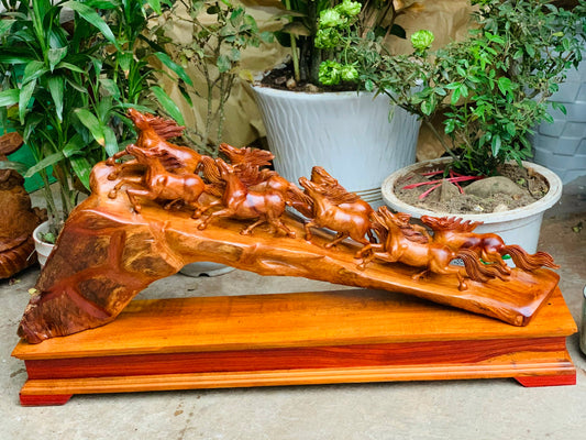 Tượng Ngựa Trang Trí Phong Thuỷ - Bát Mã Phi Thiên Gỗ Hương Ta Ngang 84cm