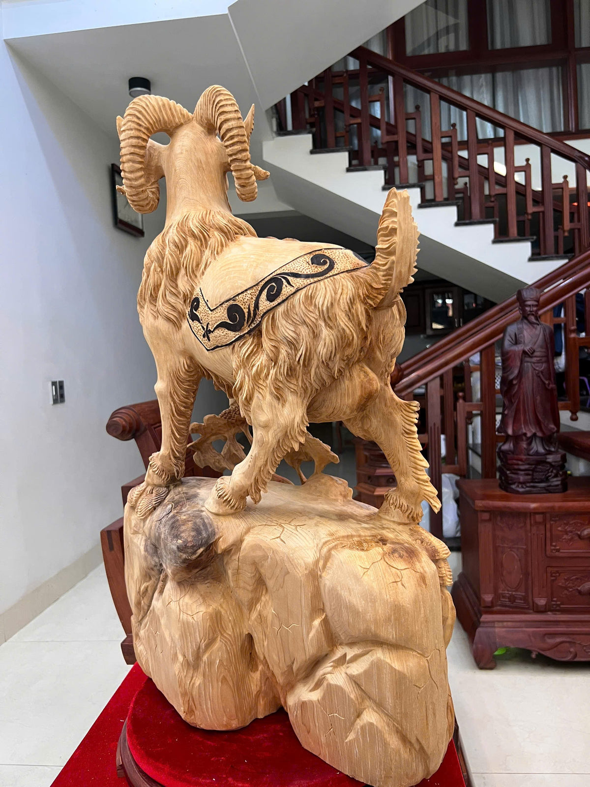 Tượng Linh Vật Dê  Nhất Dương Khai Thái  Gỗ Ngọc Am Cao 82cm