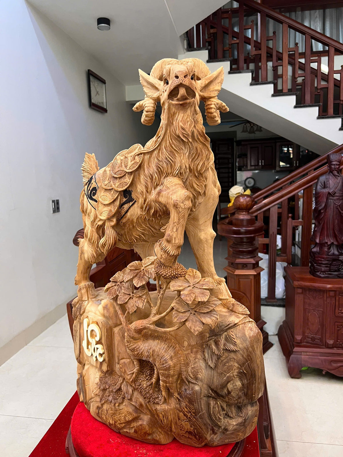 Tượng Linh Vật Dê  Nhất Dương Khai Thái  Gỗ Ngọc Am Cao 82cm