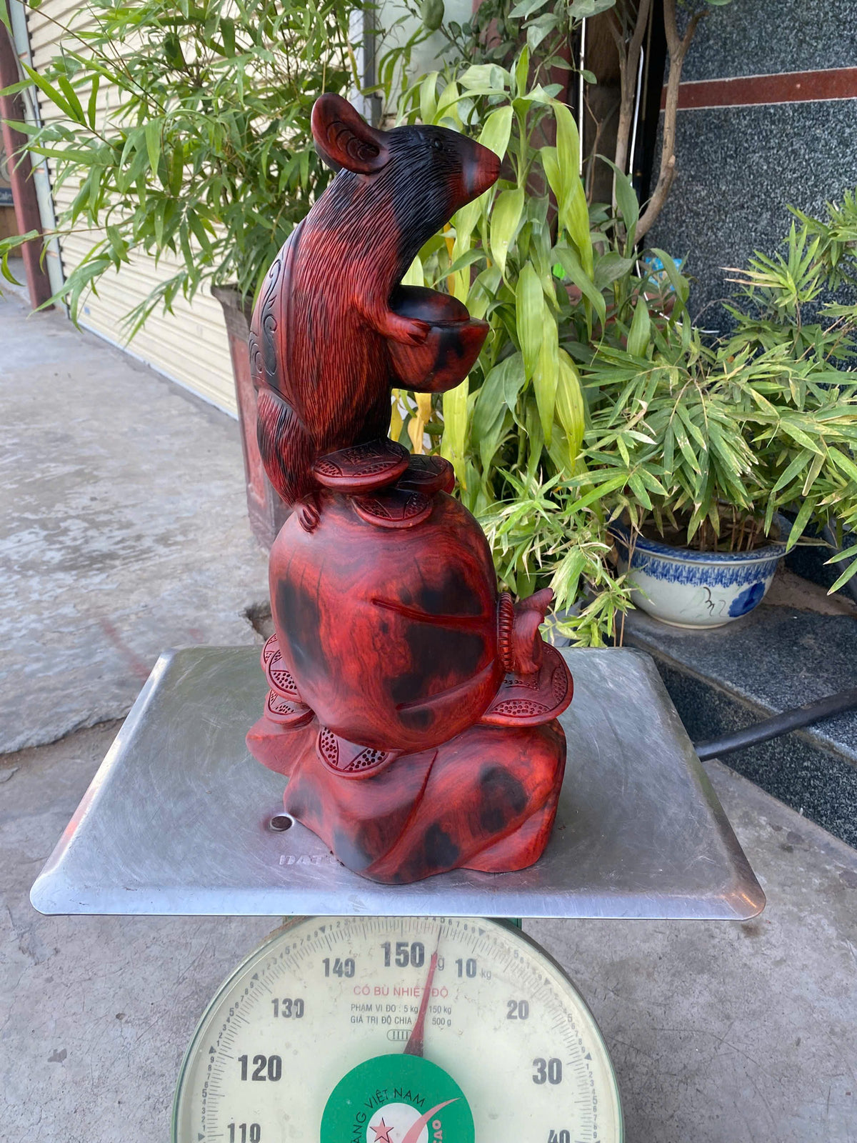 Tượng Linh Vật Chuột Tài Lộc Gỗ Trắc - Cao 43cm