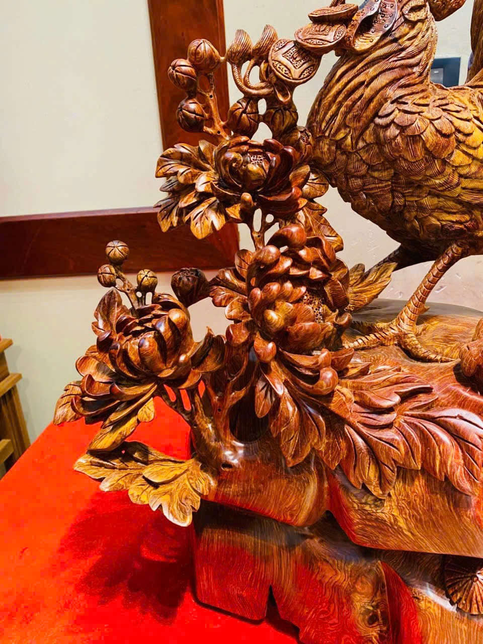 Tượng gia đình Gà Gỗ Cẩm Lai cao 78cm