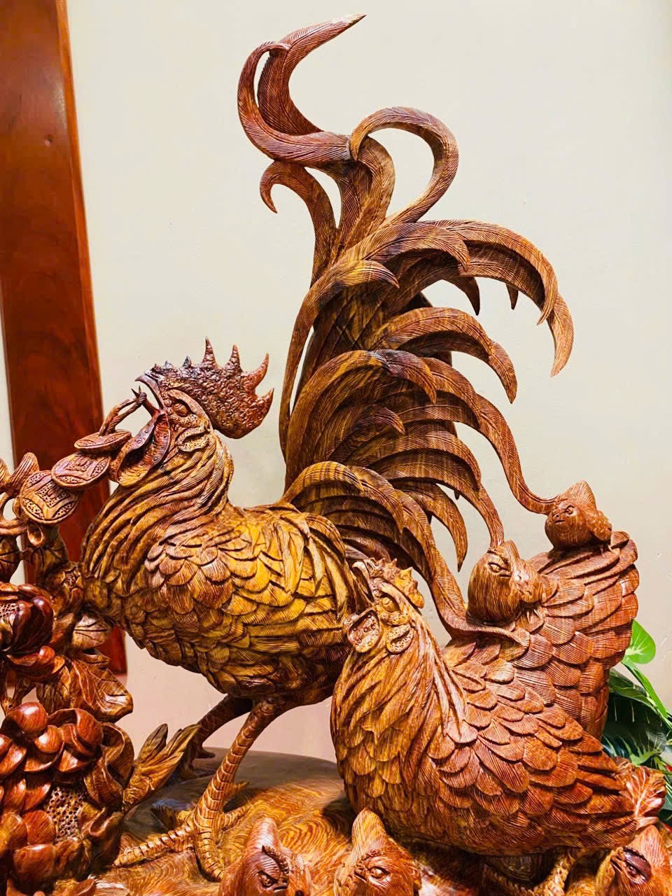 Tượng gia đình Gà Gỗ Cẩm Lai cao 78cm
