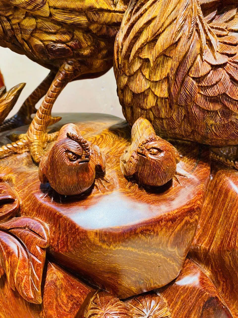 Tượng gia đình Gà Gỗ Cẩm Lai cao 78cm