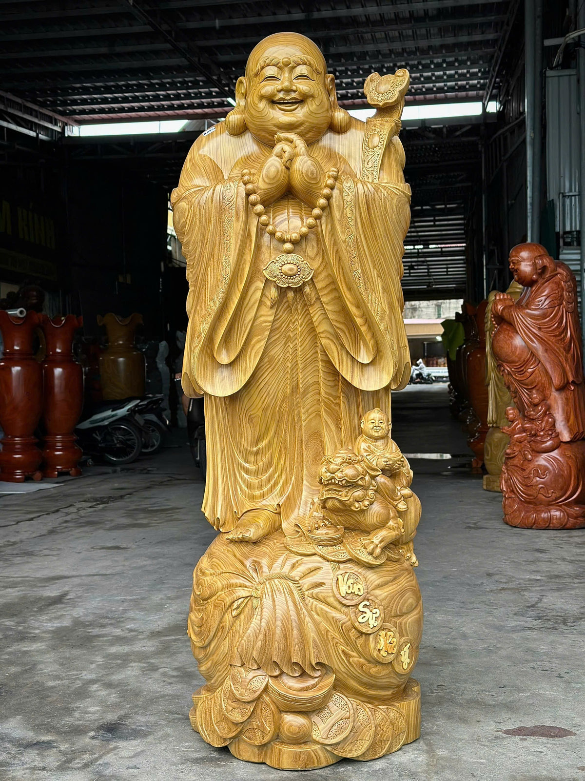 Tác Phẩm Tượng Di Lặc Chúc Phúc Chạm Tiểu Đồng Và Nghê - Gỗ Cẩm Vàng Cao 1m8