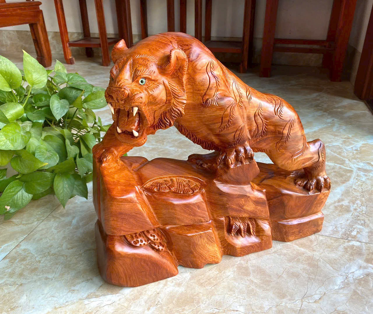 Tượng Linh Vật Con Hổ Gỗ Hương - Cao 38cm
