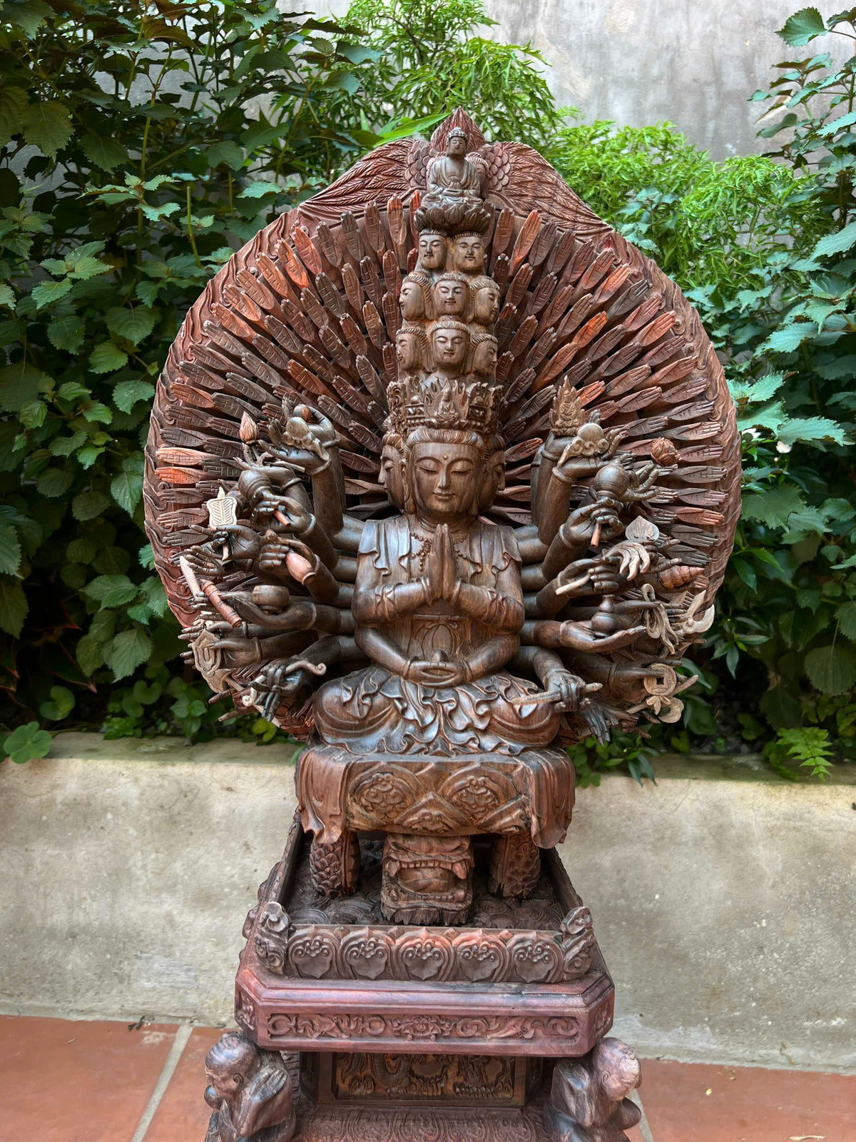 Tượng Phật Thiên Thủ Thiên Nhãn Gỗ Trắc Đen - Cao 65cm