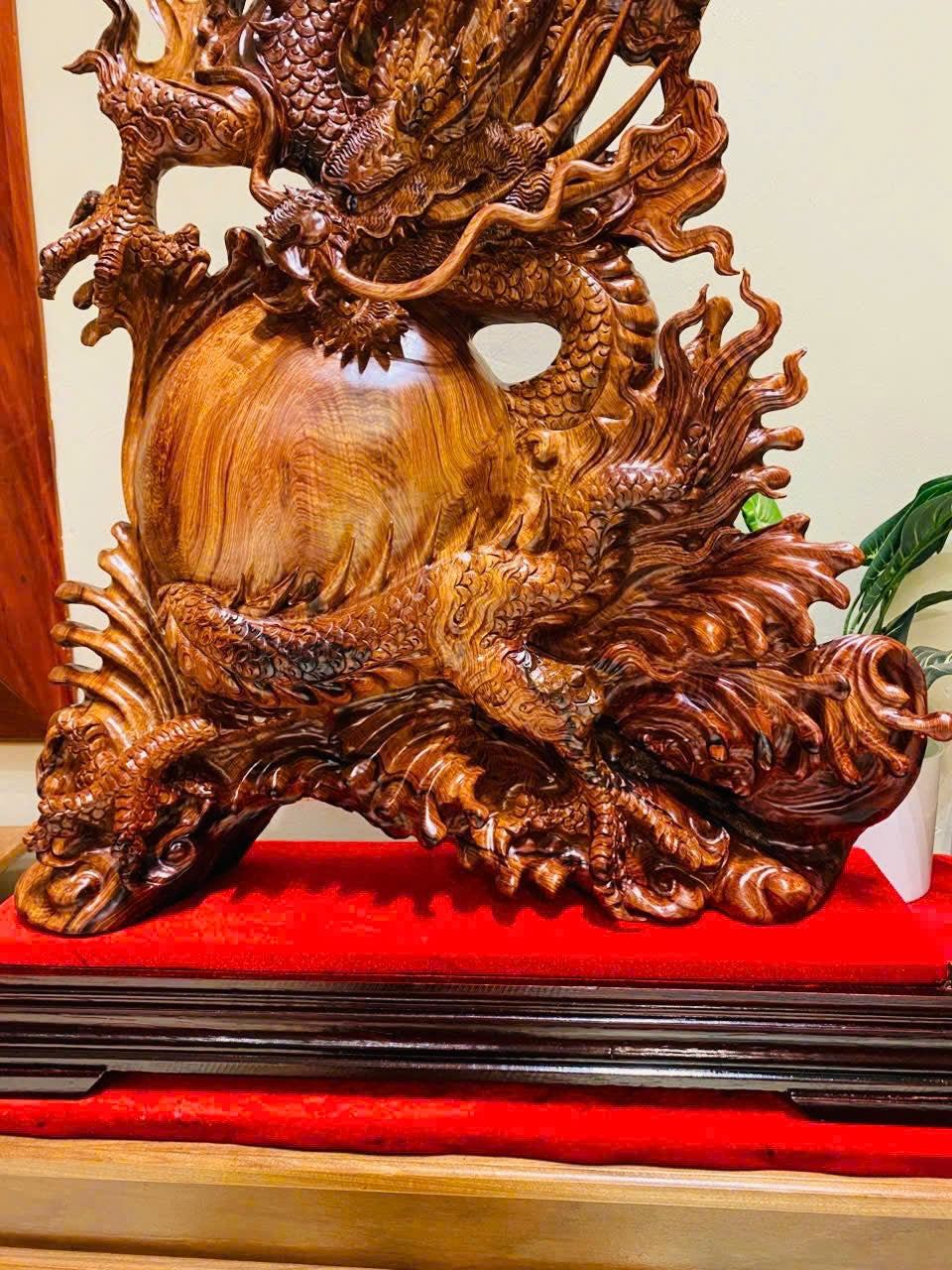 Tượng Linh Vật Rồng - Nhất Long Vờn Ngọc - Gỗ Cẩm Việt Kích Thước Cao 56cm