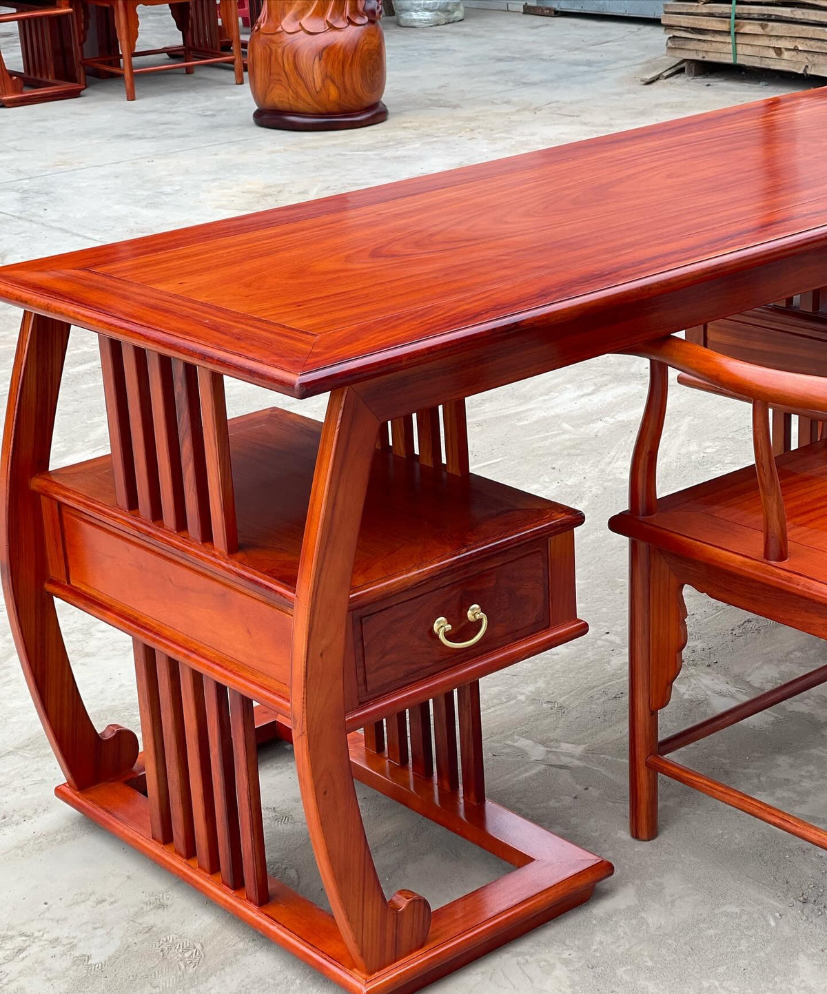 Bộ Bàn Gỗ Làm Việc Giám Đốc Thiết Kế Đơn Giản- Gỗ Hương đỏ Cao Cấp Ngang 167cm