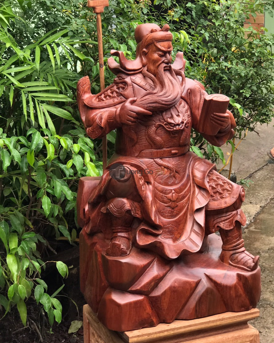 Tượng Quan Công Ngồi Đọc Sách