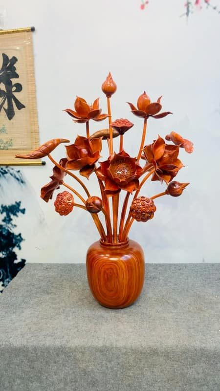 Bình Hoa Sen 17 Bông Gỗ Hương Đỏ
