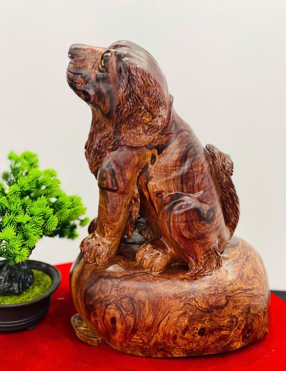 Tượng Linh Vật Chó Ngồi Gỗ Cẩm Việt - Dài 37cm, Mang May Mắn Và Tài Lộc