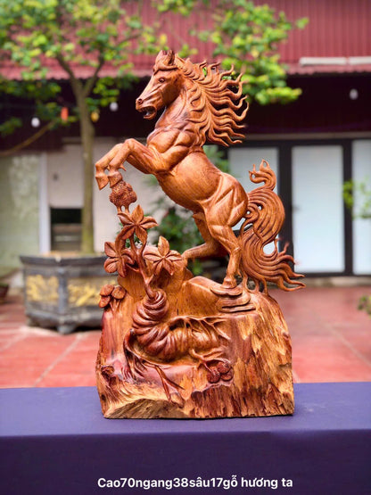 Tượng Linh Vật Ngựa Gỗ Hương Ta Nguyên Khối Cao 70