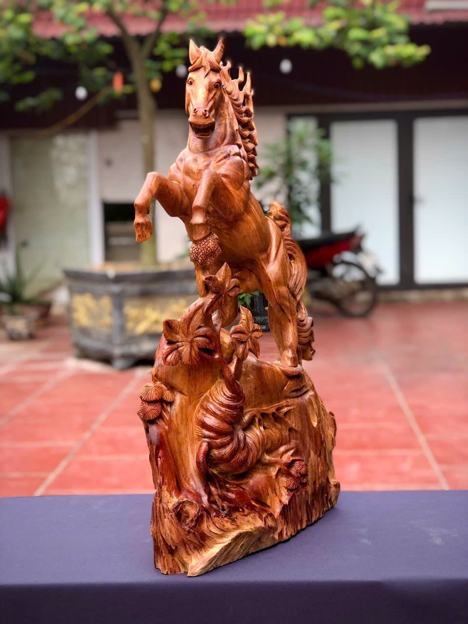 Tượng Linh Vật Ngựa Gỗ Hương Ta Nguyên Khối Cao 70