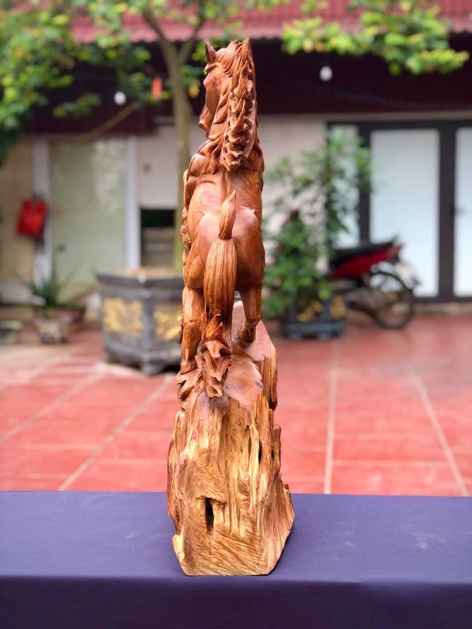 Tượng Linh Vật Ngựa Gỗ Hương Ta Nguyên Khối Cao 70