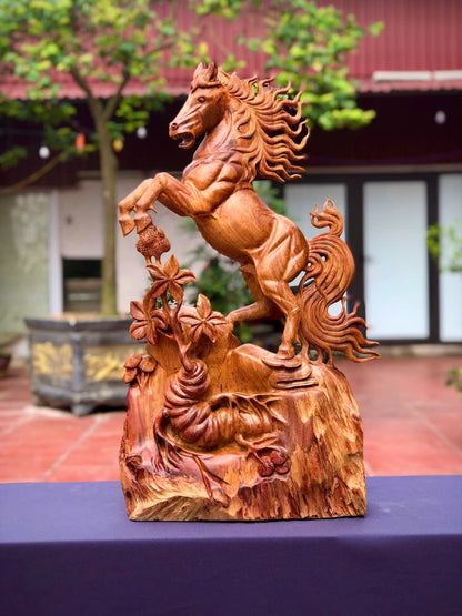 Tượng Linh Vật Ngựa Gỗ Hương Ta Nguyên Khối Cao 70