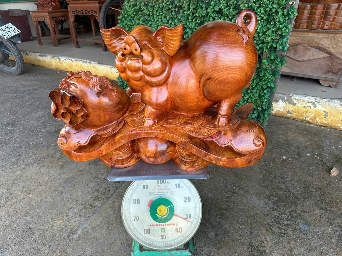 Tượng Linh Vật Con Heo Tài Lộc Gỗ Hương Ta Giải Lai Cao 68