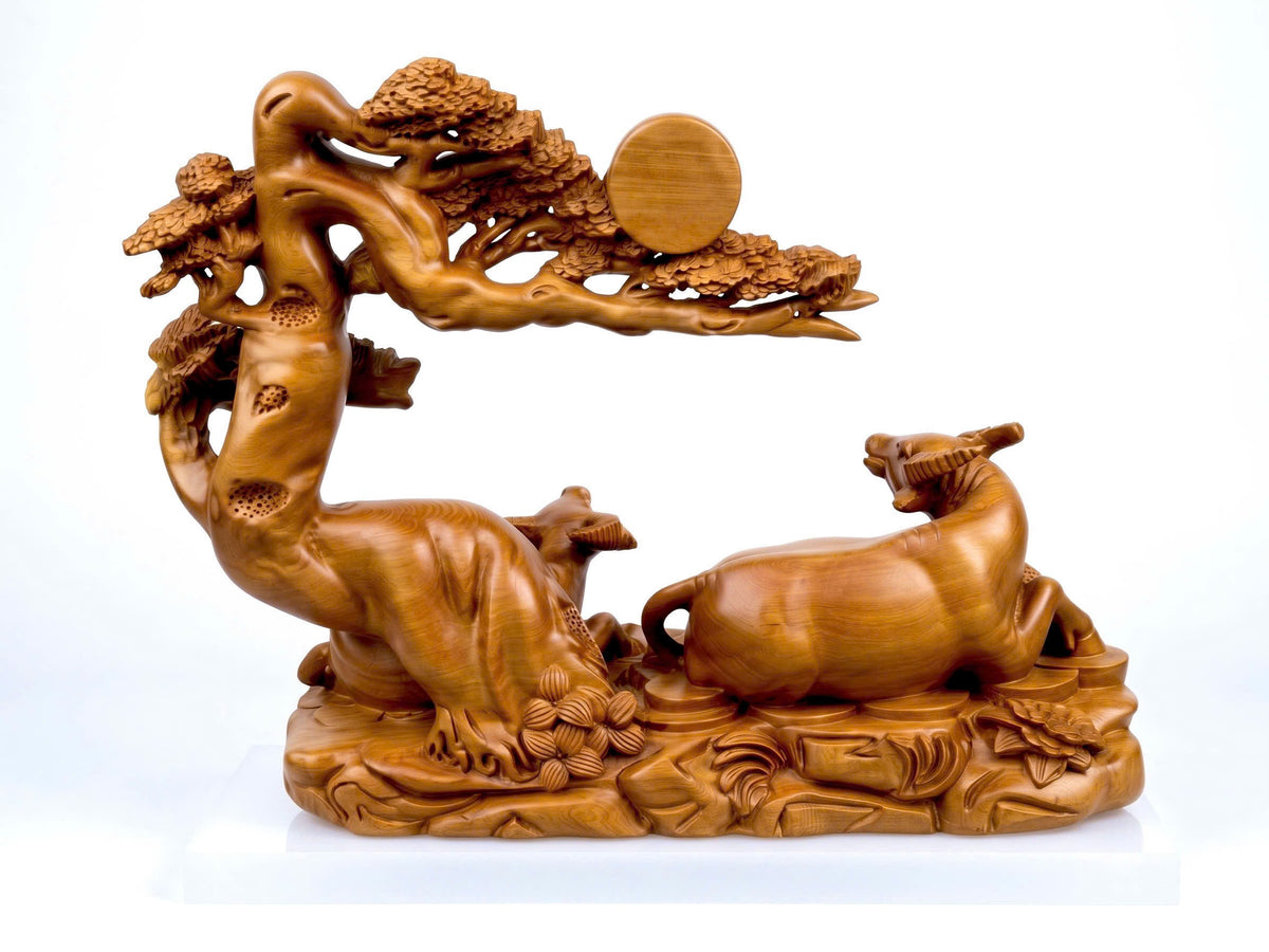 Tượng Linh Vật Ngưu Gia - Gia Đình Trâu Gỗ Bách Xanh- Biểu Tượng Gia Đình Hưng Thịnh Viên Mãn Cao 40cm