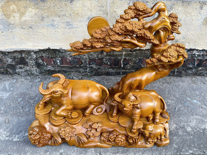 Tượng Linh Vật Ngưu Gia - Gia Đình Trâu Gỗ Bách Xanh- Biểu Tượng Gia Đình Hưng Thịnh Viên Mãn Cao 40cm