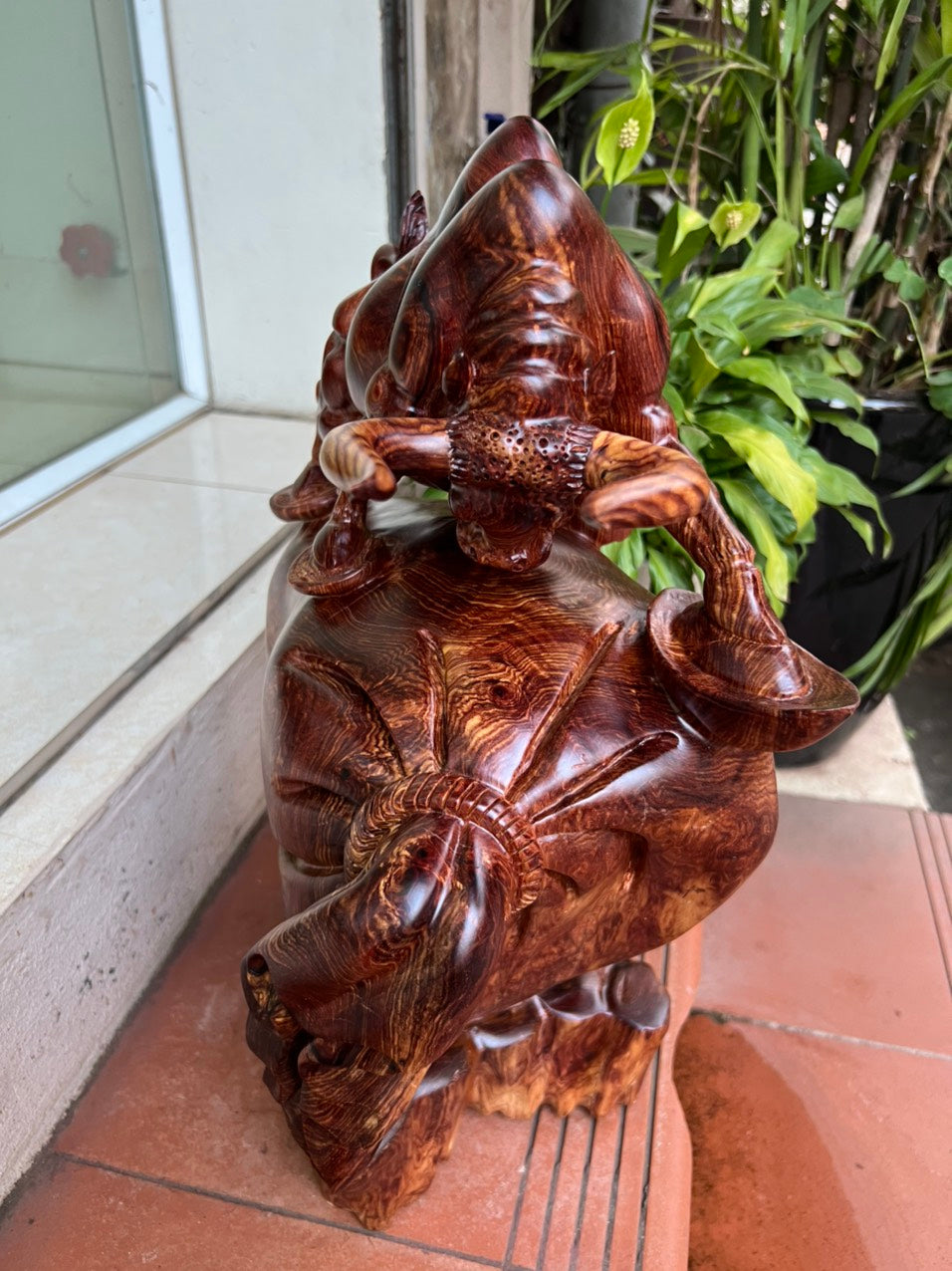 Tượng Bò Tót Gỗ Cẩm Việt Đứng Bao Tiền Vân Siêu Vip Cao 45cm