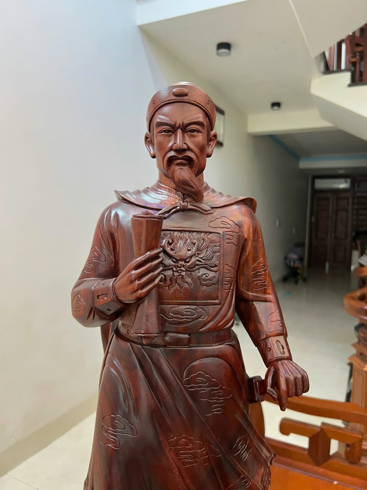 Tượng Trần Quốc Tuấn Gỗ Tử Đàn Liền Khối - Cao 80cm
