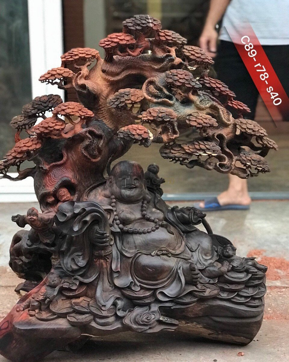Di Lặc Ngồi Gốc Tùng