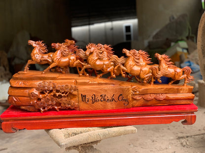 Tượng Bát Mã Phi Thiên Hàng Kỹ Gỗ Hương Ngang 96cm
