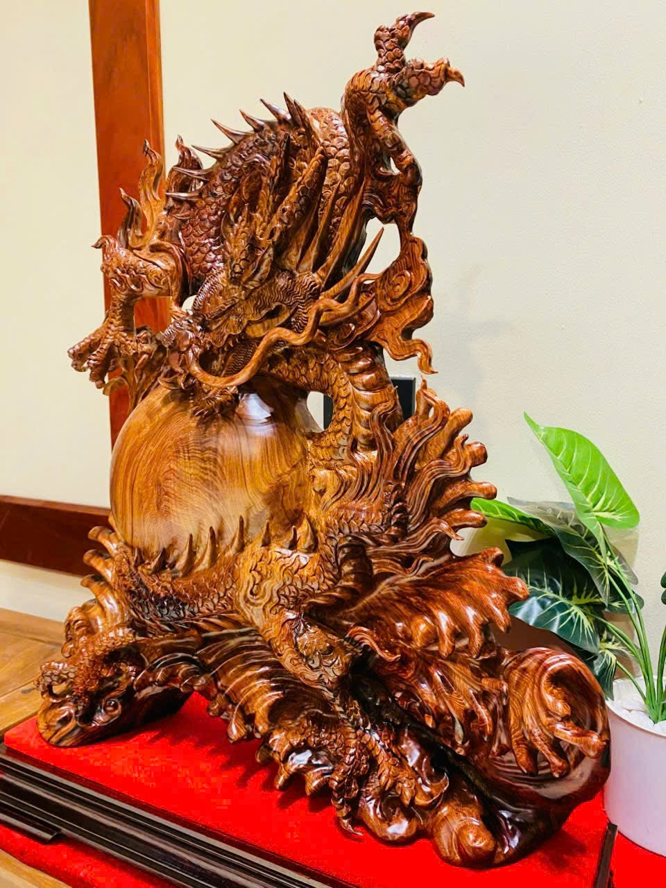 Tượng Linh Vật Rồng - Nhất Long Vờn Ngọc - Gỗ Cẩm Việt Kích Thước Cao 56cm