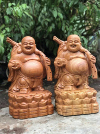 Tượng Di Lặc Đứng Núi Tiền
