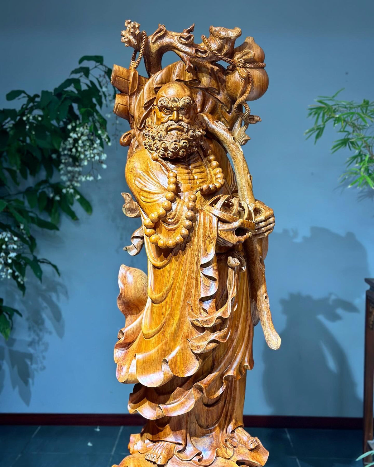 Tượng Đạt Ma Sư Tổ Nguyên Khối - Gỗ Hương Đá Cao 1m6