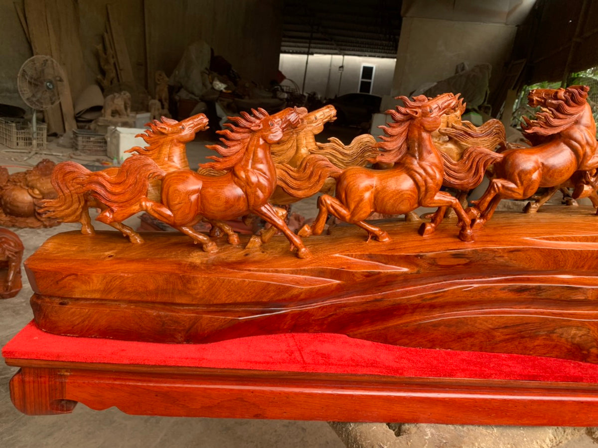 Tượng Bát Mã Phi Thiên Hàng Kỹ Gỗ Hương Ngang 96cm