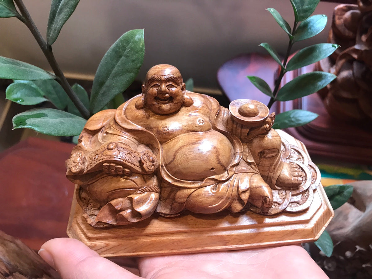 Di Lặc Ngồi Bưng Thỏi Vàng Gỗ Sưa Đỏ