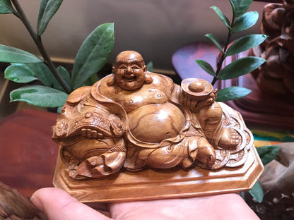 Di Lặc Ngồi Bưng Thỏi Vàng Gỗ Sưa Đỏ