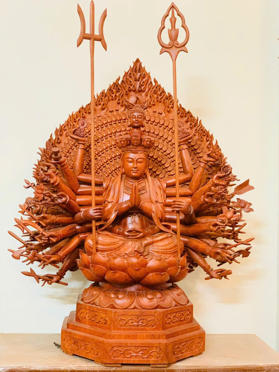 Tượng Phật Thiên Thủ Thiên Nhãn Gỗ Hương Đá - Cao 107cm